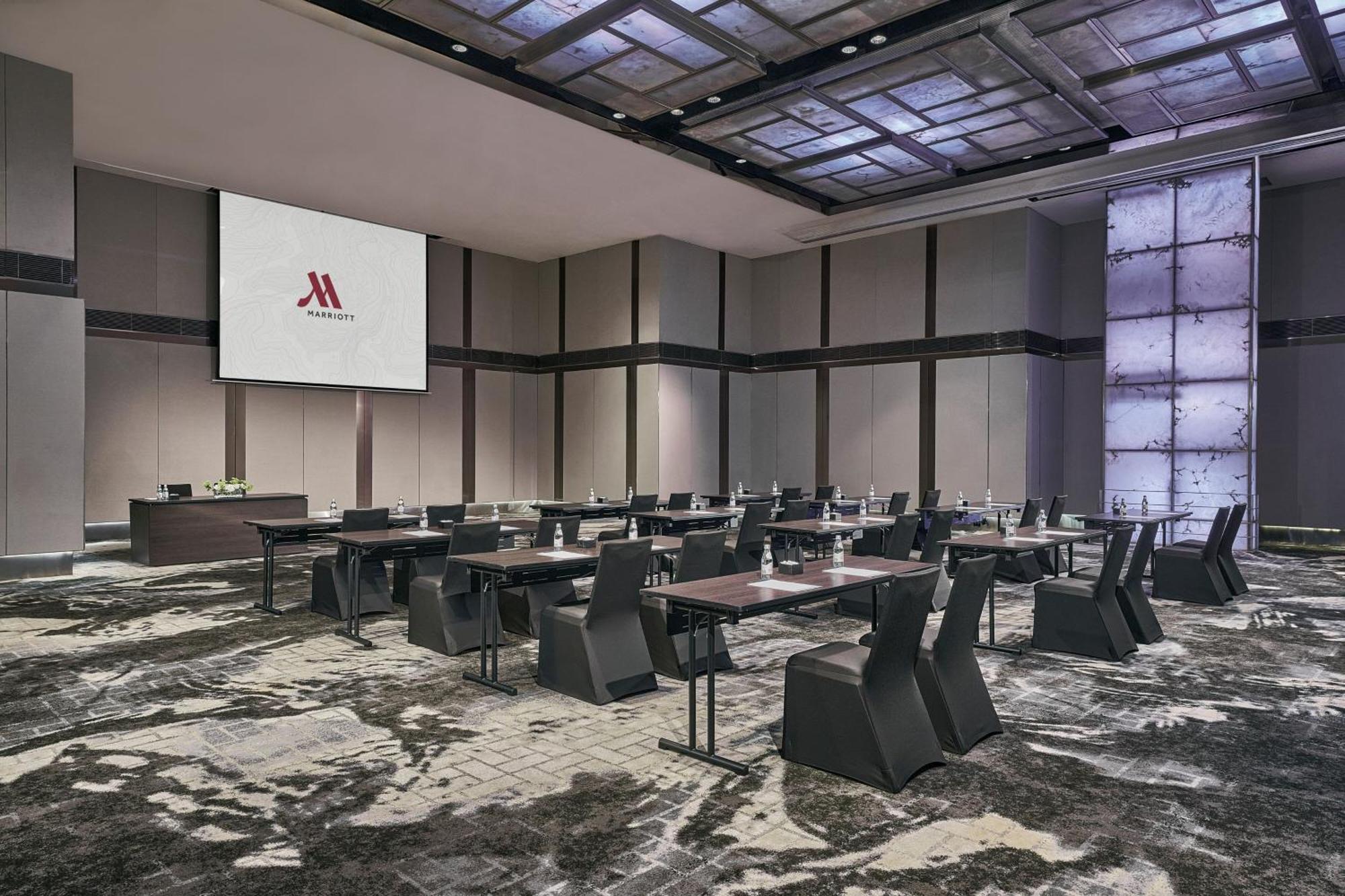 Khách sạn Marriott Tang Plaza