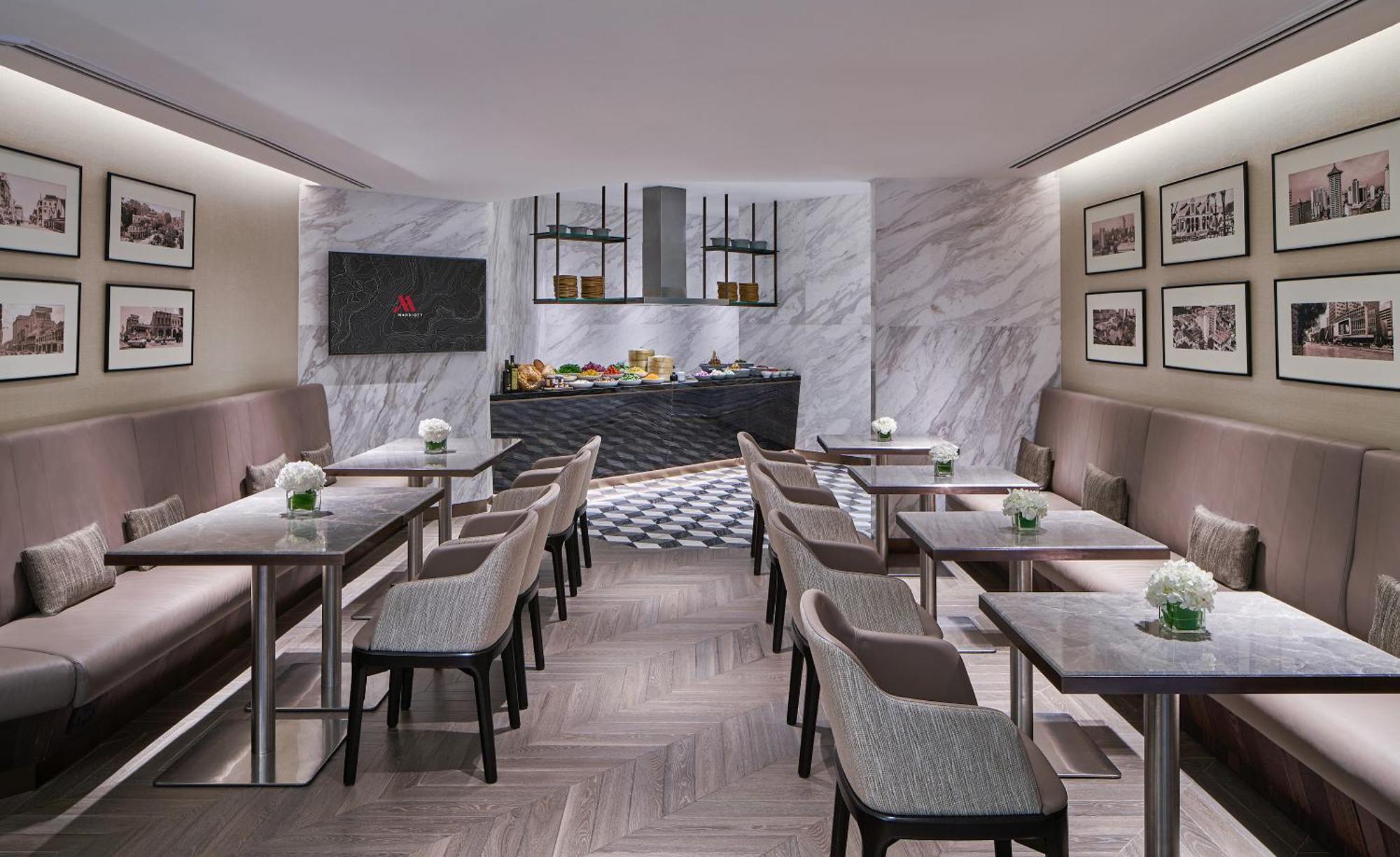 Marriott Tang Plaza Khách sạn 5*